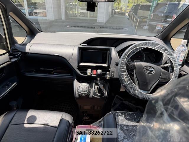 Toyota NOAH 2015-03 7222816-12
