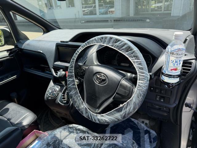 Toyota NOAH 2015-03 7222816-16