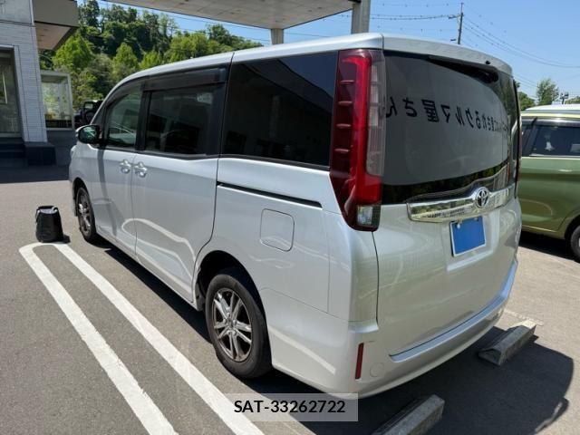 Toyota NOAH 2015-03 7222816-3
