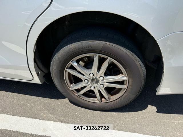 Toyota NOAH 2015-03 7222816-5