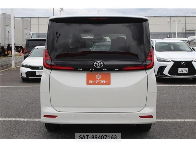 Toyota NOAH 2022-09 7215683-11