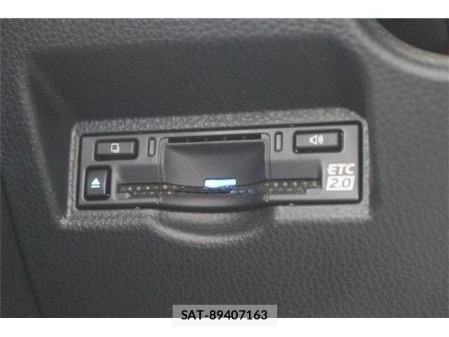 Toyota NOAH 2022-09 7215683-6