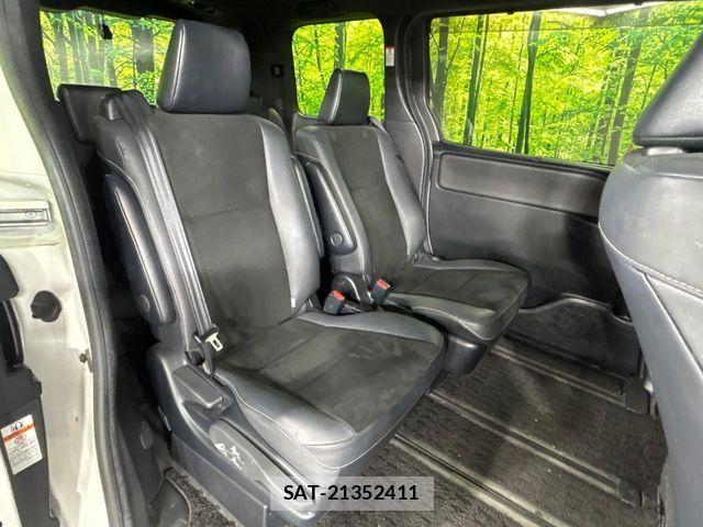 Toyota NOAH 2020-11 7222815-11
