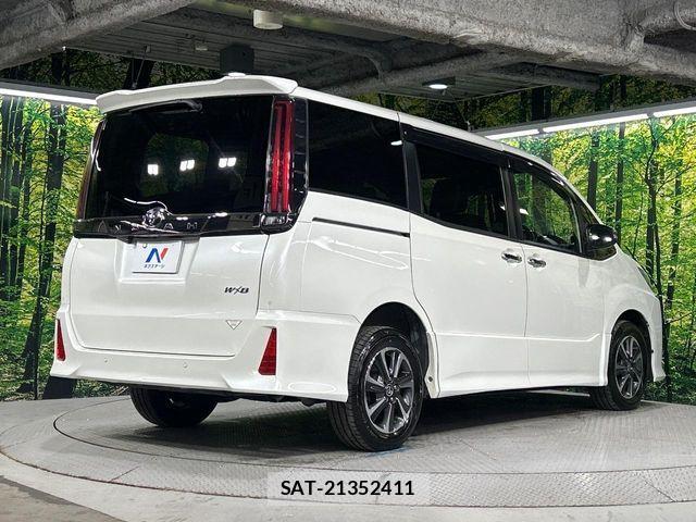 Toyota NOAH 2020-11 7222815-18