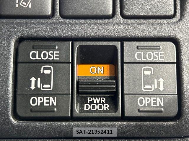 Toyota NOAH 2020-11 7222815-6