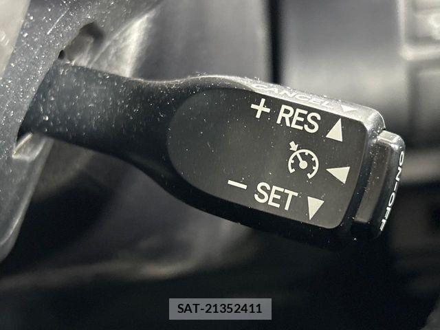 Toyota NOAH 2020-11 7222815-7