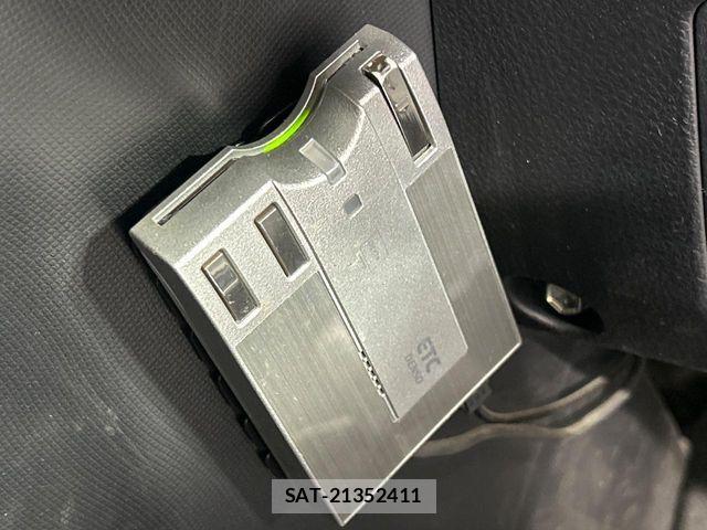 Toyota NOAH 2020-11 7222815-8