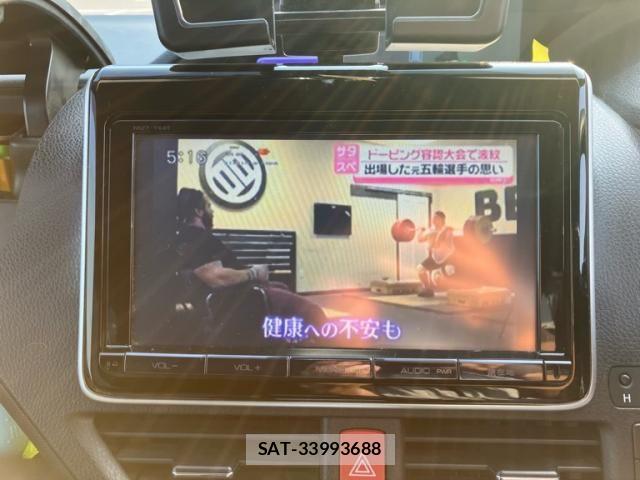 Toyota NOAH 2016-03 7222817-18