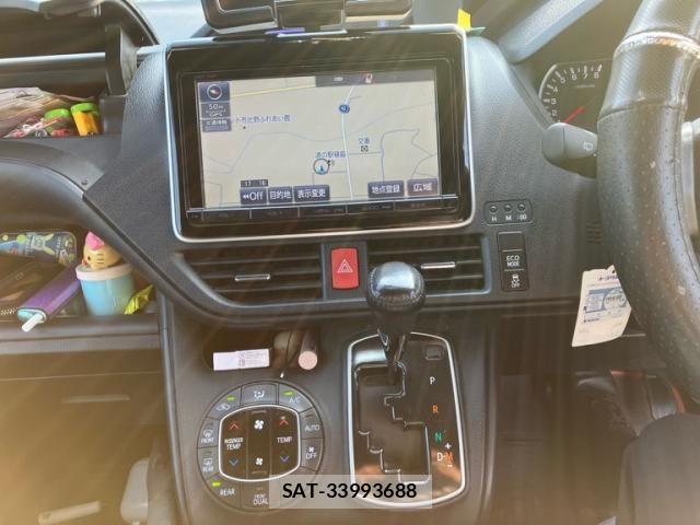Toyota NOAH 2016-03 7222817-22