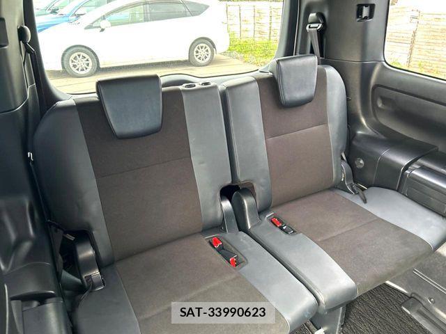 Toyota NOAH 2017-12 7251752-9