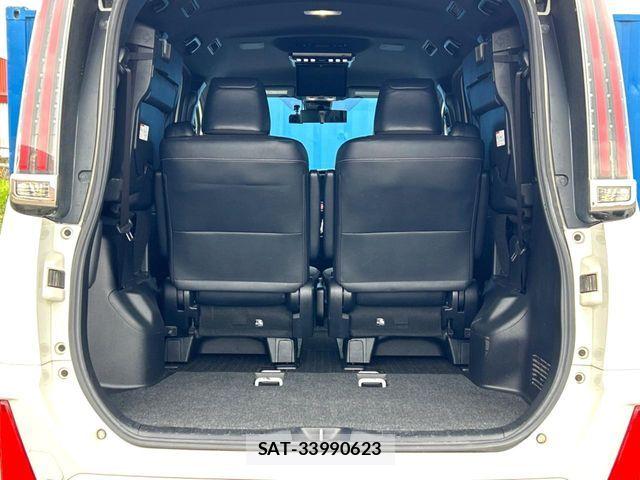 Toyota NOAH 2017-12 7251752-10
