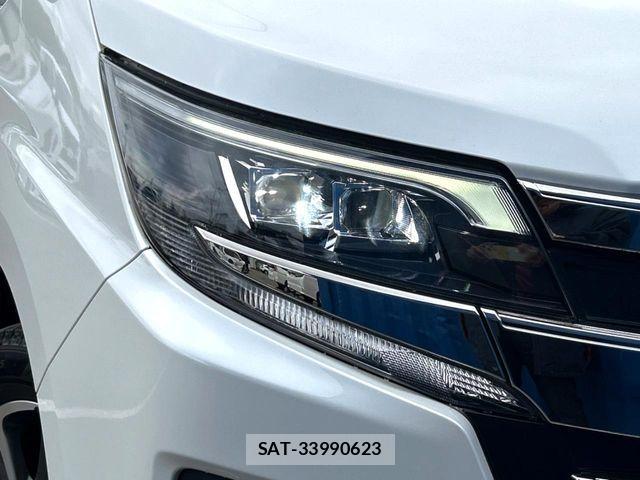 Toyota NOAH 2017-12 7251752-12