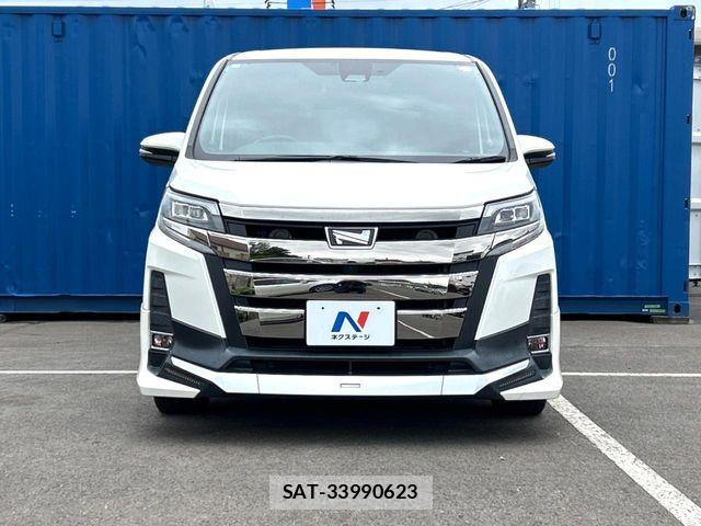 Toyota NOAH 2017-12 7251752-14
