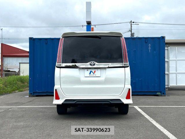 Toyota NOAH 2017-12 7251752-15
