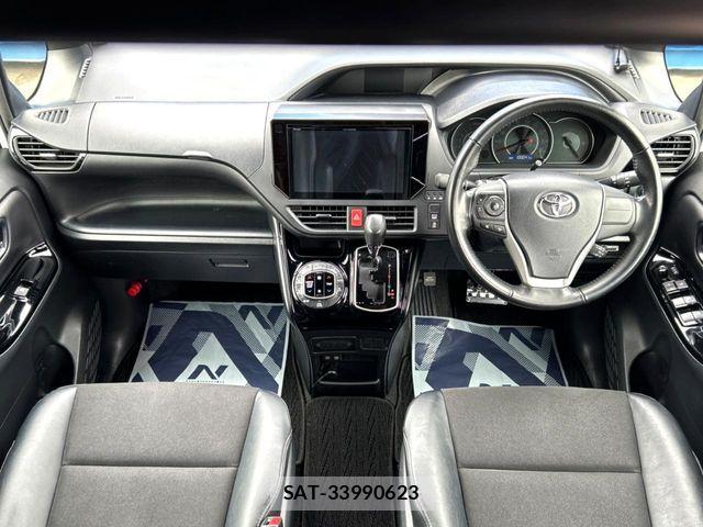 Toyota NOAH 2017-12 7251752-1