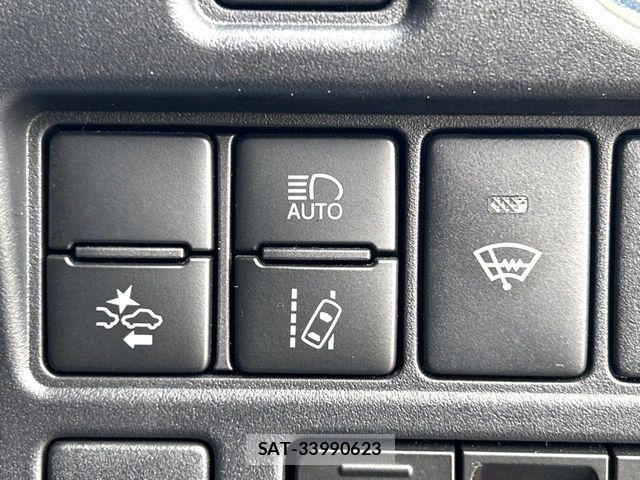 Toyota NOAH 2017-12 7251752-2