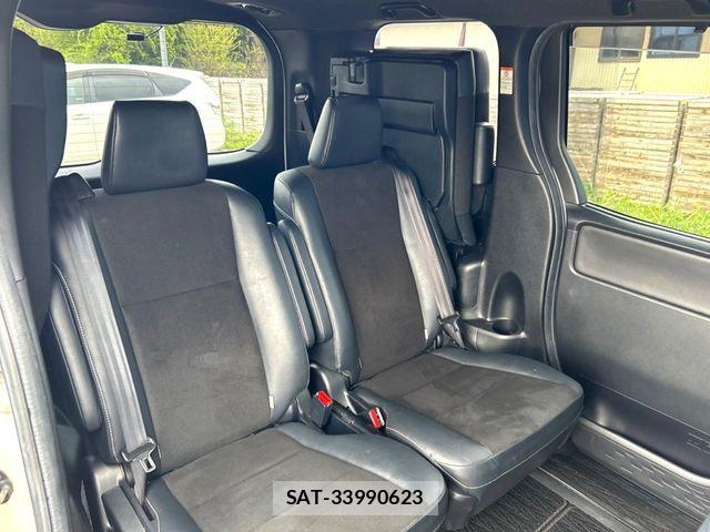 Toyota NOAH 2017-12 7251752-8