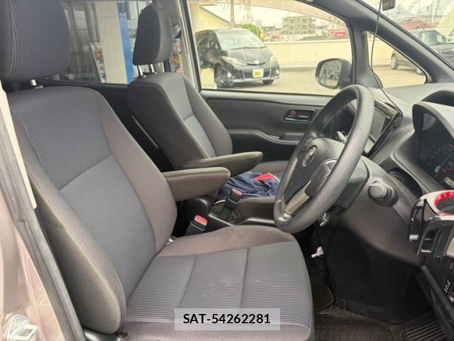 Toyota NOAH 2018-06 7251751-12