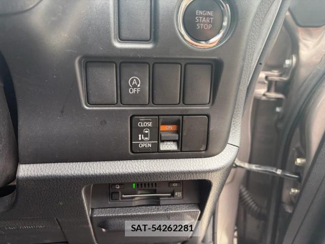 Toyota NOAH 2018-06 7251751-14