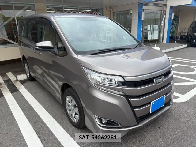 Toyota NOAH 2018-06 7251751-1
