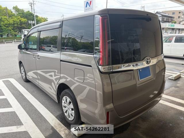 Toyota NOAH 2018-06 7251751-3