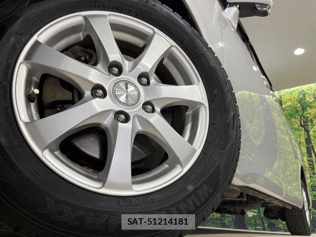 Toyota NOAH 2011-06 7272519-12