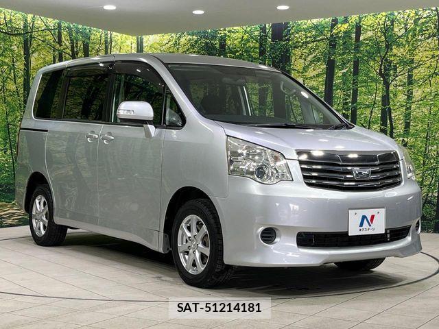 Toyota NOAH 2011-06 7272519-15
