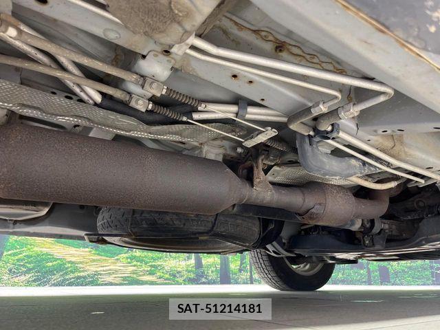 Toyota NOAH 2011-06 7272519-18