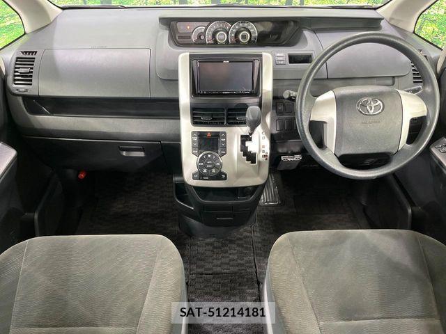 Toyota NOAH 2011-06 7272519-1