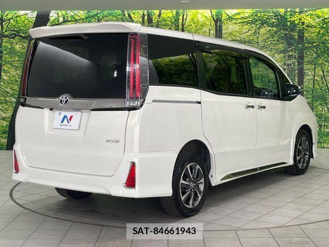Toyota NOAH 2019-09 7272518-17