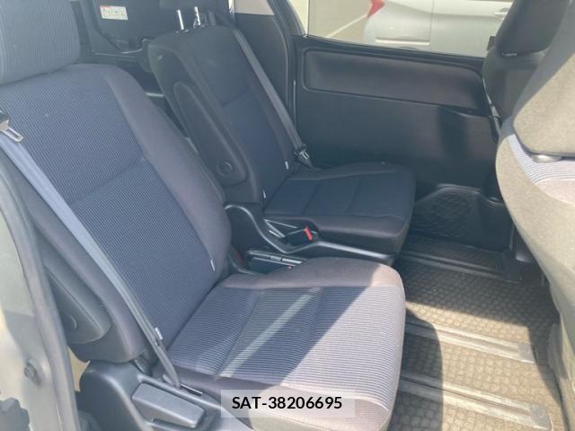 Toyota NOAH 2017-09 7328952-13