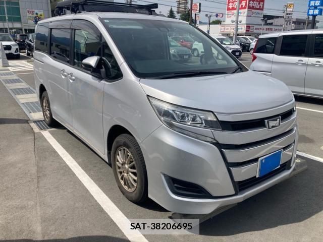 Toyota NOAH 2017-09 7328952-1