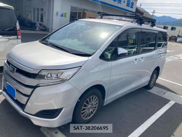 Toyota NOAH 2017-09 7328952-2