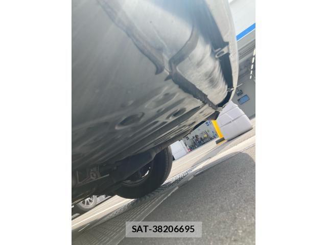 Toyota NOAH 2017-09 7328952-6