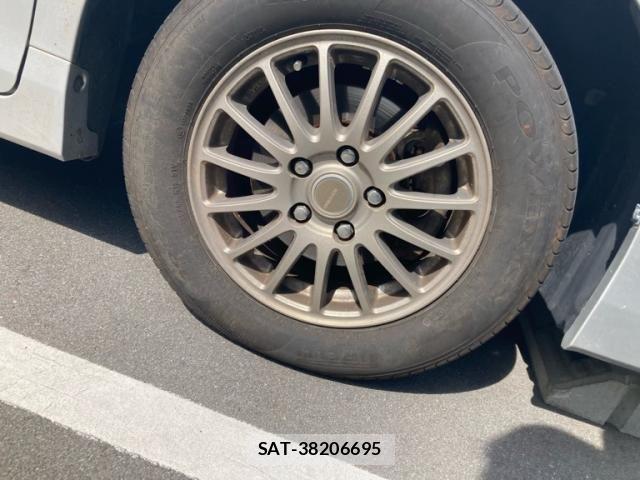 Toyota NOAH 2017-09 7328952-8
