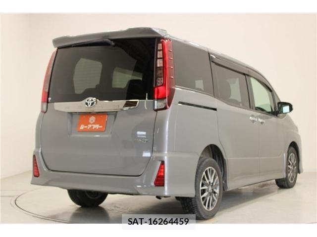 Toyota NOAH 2016-11 7328946-11