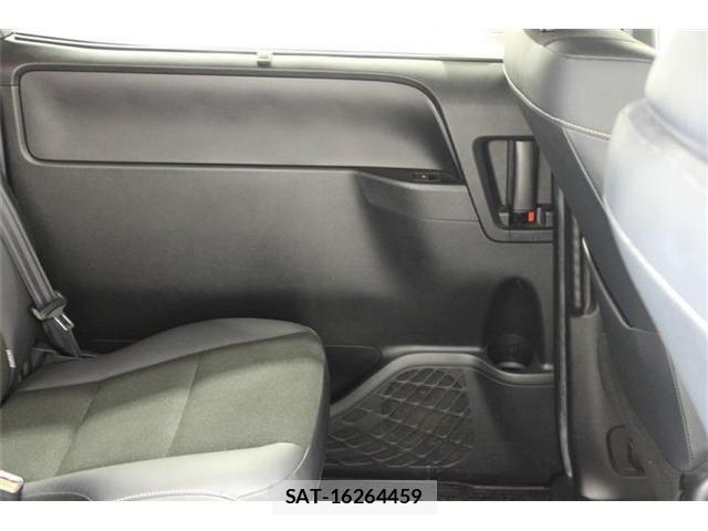 Toyota NOAH 2016-11 7328946-29