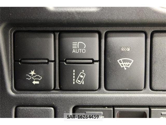 Toyota NOAH 2016-11 7328946-4