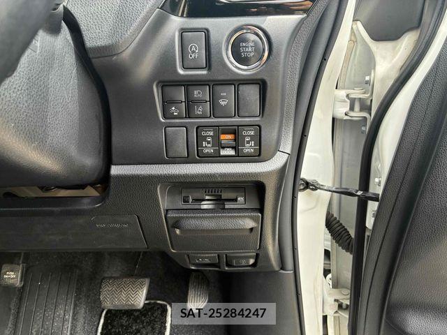 Toyota NOAH 2021-01 7328939-13