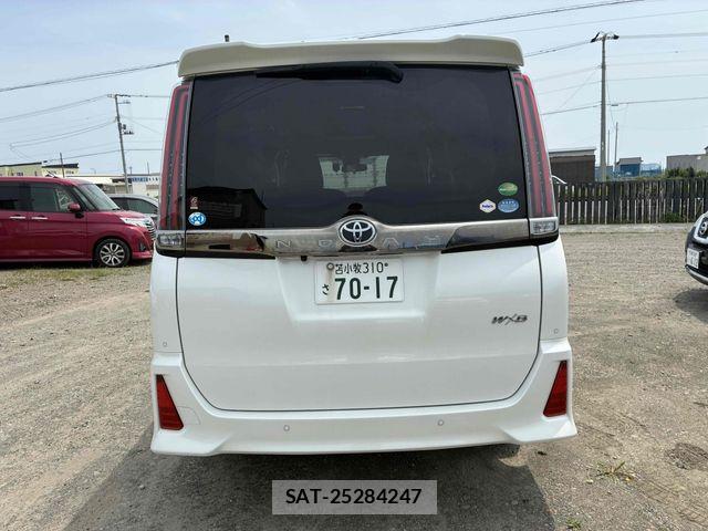 Toyota NOAH 2021-01 7328939-3