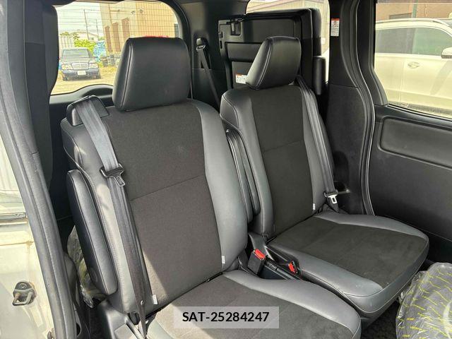 Toyota NOAH 2021-01 7328939-7