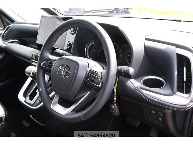 Toyota NOAH 2023-09 7328938-9