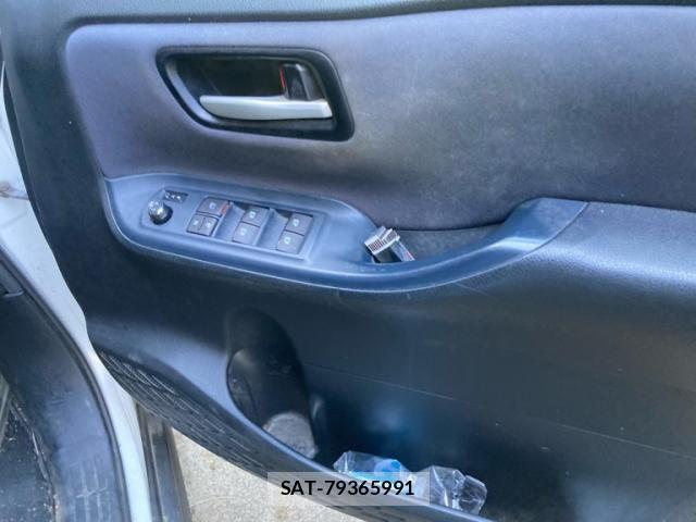 Toyota NOAH 2015-01 7328953-3