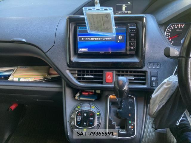 Toyota NOAH 2015-01 7328953-6