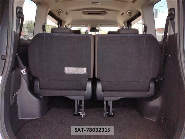 Toyota NOAH 2021-06 7328950-17