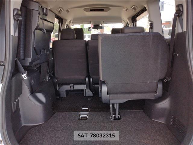 Toyota NOAH 2021-06 7328950-18