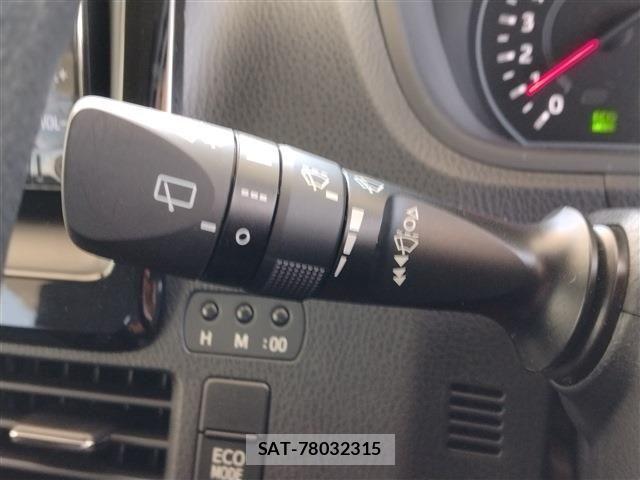Toyota NOAH 2021-06 7328950-26