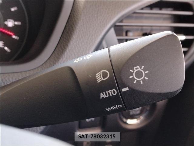 Toyota NOAH 2021-06 7328950-27