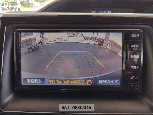 Toyota NOAH 2021-06 7328950-7