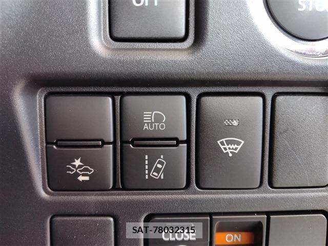 Toyota NOAH 2021-06 7328950-8